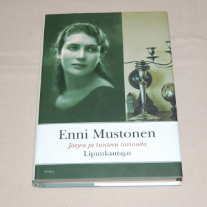 Enni Mustonen Lipunkantajat